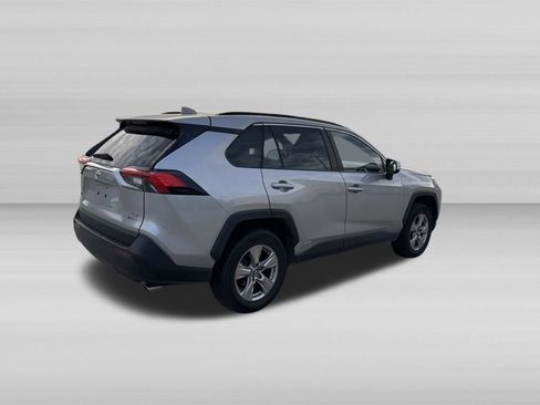 Used 2025 Toyota RAV4 XLE AWD/4WD image 5
