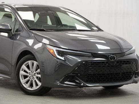 Used 2024 Toyota Corolla SE image 3