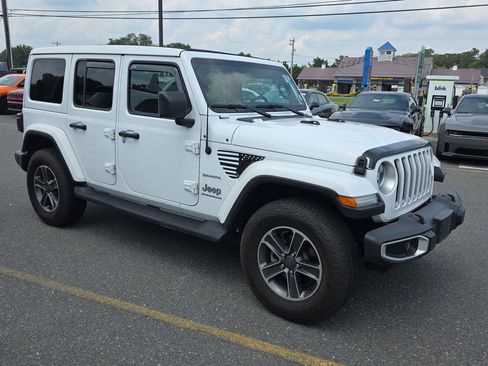 Used 2023 Jeep Wrangler Unlimited Sahara w/ LED Lighting Group AWD/4WD image 4