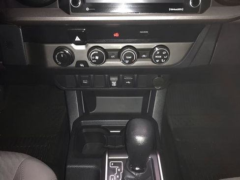 Used 2020 Toyota Tacoma SR5 image 15