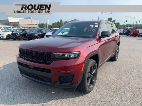 Used 2021 Jeep Grand Cherokee L Laredo AWD/4WD image 1