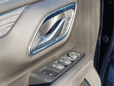 Used 2022 GMC Yukon XL SLT image 22