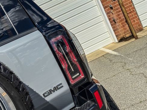 Used 2024 GMC Hummer EV 3X w/ LPO, Illumination Package image 25