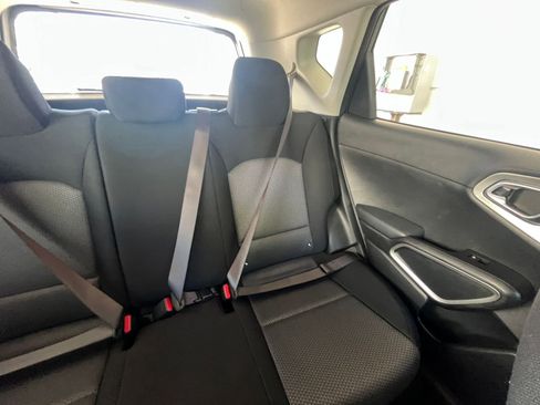 Used 2025 Kia Soul LX w/ LX Technology Package FWD image 35