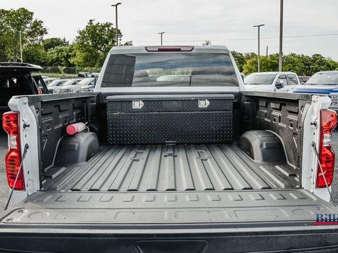 Used 2022 Chevrolet Silverado 2500 LT w/ Convenience Package image 7