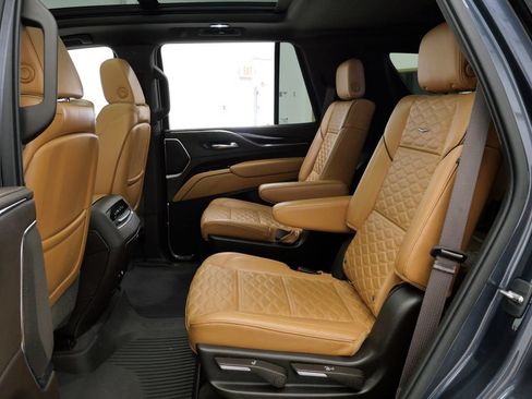 Used 2021 Cadillac Escalade Premium Luxury w/ Driver Assist Tech Package AWD/4WD image 19