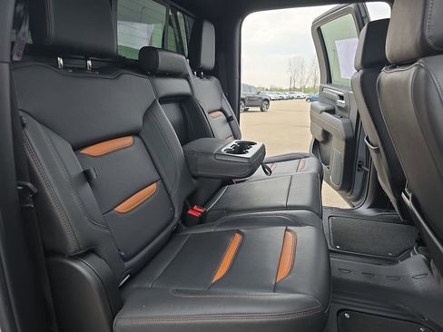 Used 2025 GMC Sierra 2500 AT4 w/ AT4 Premium Plus Package AWD/4WD image 11