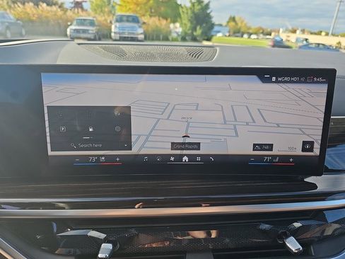 Used 2025 BMW X7 xDrive40i w/ M Sport Package image 24