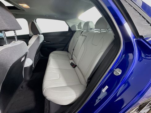 Used 2021 Hyundai Elantra Limited image 25