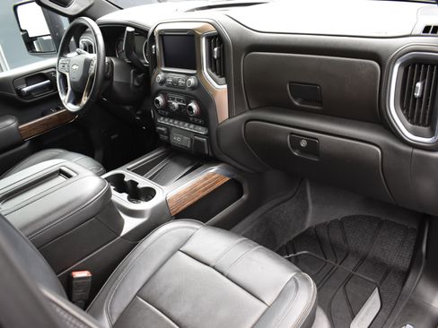 Used 2022 Chevrolet Silverado 3500 High Country image 39