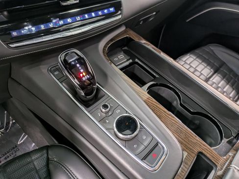 Used 2023 Cadillac Escalade Sport Platinum w/ LPO, ONYX Package AWD/4WD image 13