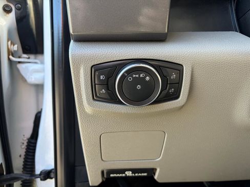 Used 2018 Ford F250 XLT w/ FX4 Off-Road Package AWD/4WD image 13