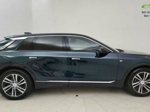 Used 2024 Cadillac Lyriq Luxury RWD image 6
