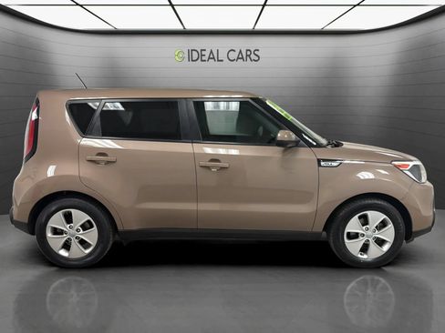 Used 2016 Kia Soul FWD image 4