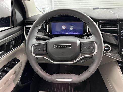 Used 2022 Jeep Wagoneer Series III w/ Premium Group I image 14