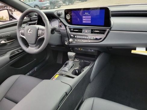 Used 2024 Lexus ES 350 w/ Premium Package FWD image 3