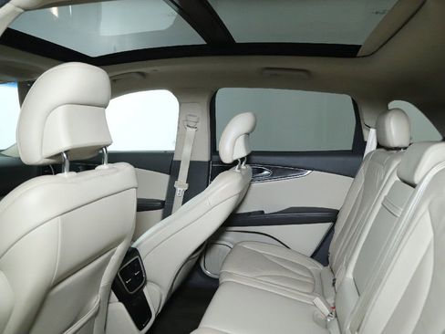 Used 2016 Lincoln MKX Reserve w/ Climate Package image 15