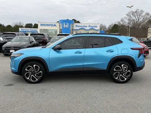 Used 2025 Chevrolet Trax RS w/ Driver Confidence Package image 3