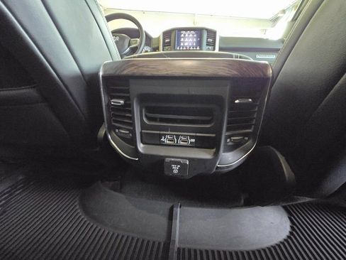 Used 2019 RAM 1500 Laramie image 24