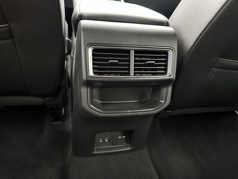 Used 2024 Volkswagen Atlas Cross Sport SE FWD image 13