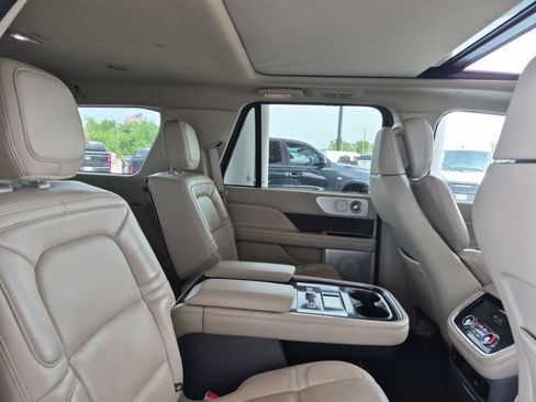 Used 2020 Lincoln Navigator Reserve w/ Luxury Package RWD image 6