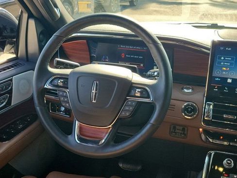 Used 2024 Lincoln Navigator Reserve AWD/4WD image 20