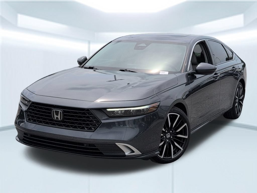Used 2023 Honda Accord Touring image 1