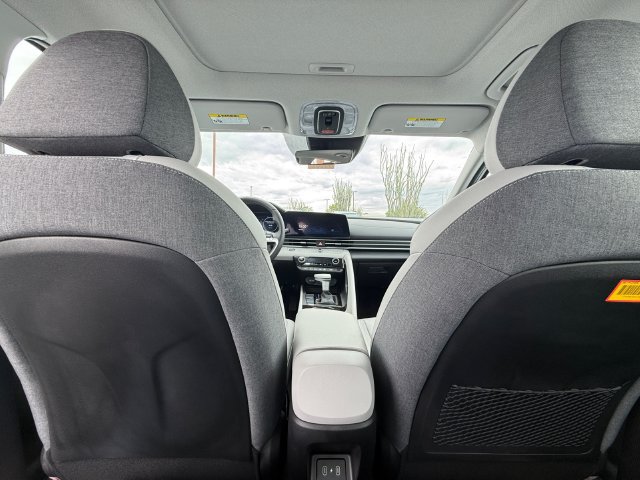 Used 2025 Hyundai Elantra Limited FWD image 29