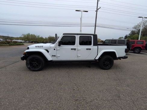 Used 2021 Jeep Gladiator Sport AWD/4WD image 6