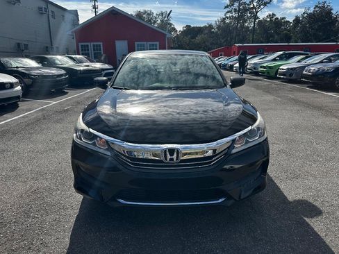 Used 2017 Honda Accord LX image 2