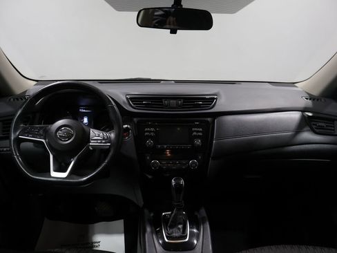 Used 2017 Nissan Rogue SV w/ Midnight Edition Package image 16