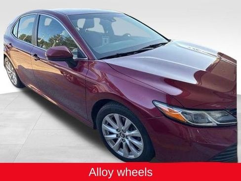 Used 2018 Toyota Camry LE image 11