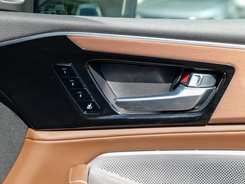Used 2025 Acura MDX SH-AWD w/ Technology Package image 36