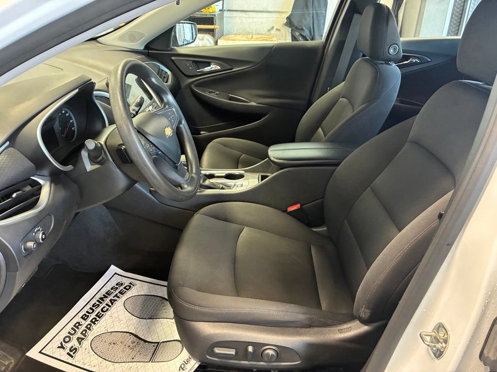 Used 2024 Chevrolet Malibu LT FWD image 12