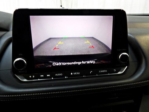 Used 2024 Nissan Rogue S AWD/4WD image 16