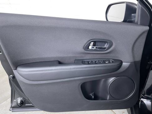 Used 2022 Honda HR-V LX image 10