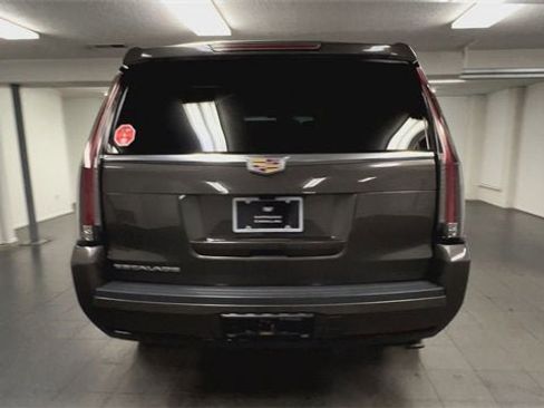 Used 2020 Cadillac Escalade Platinum image 7