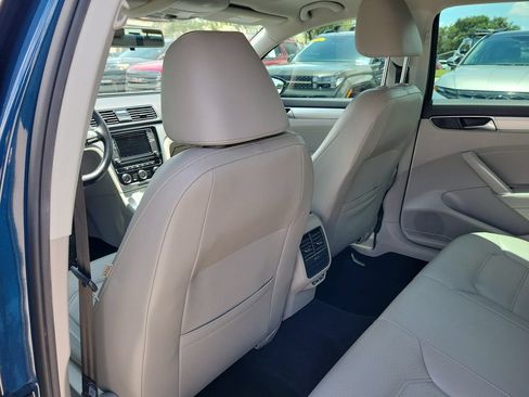 Used 2019 Volkswagen Passat 2.0T Wolfsburg w/ Wheels & Sunroof Package FWD image 11