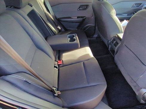 Used 2023 Nissan Rogue S image 20