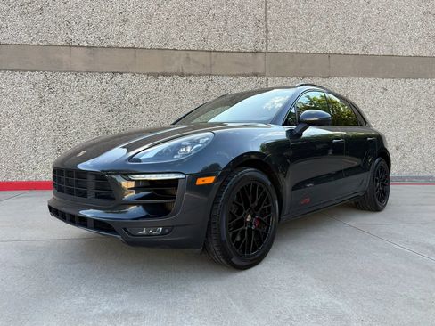 Used 2017 Porsche Macan GTS AWD/4WD image 2