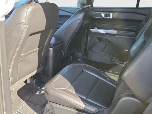 Used 2024 Ford Explorer XLT w/ Equipment Group 202A image 13