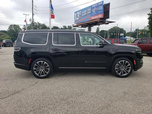 Used 2024 Jeep Grand Wagoneer Series III w/ Rear Seat Video Group 1 AWD/4WD image 2