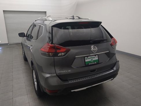 Used 2017 Nissan Rogue SV FWD image 6