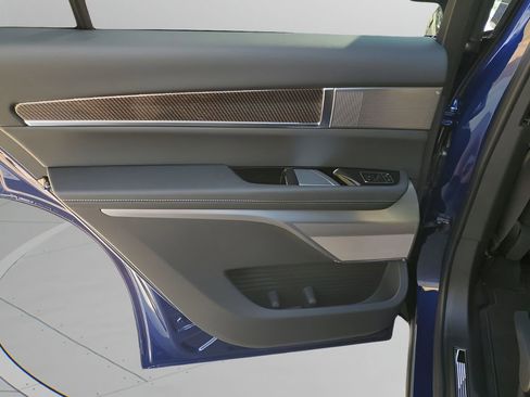 New 2026 Cadillac Vistiq Sport image 17