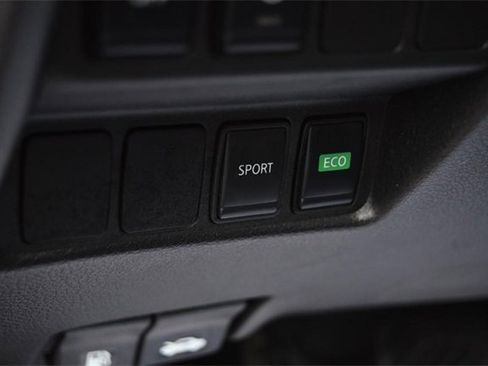 Used 2021 Nissan Rogue Sport S image 12