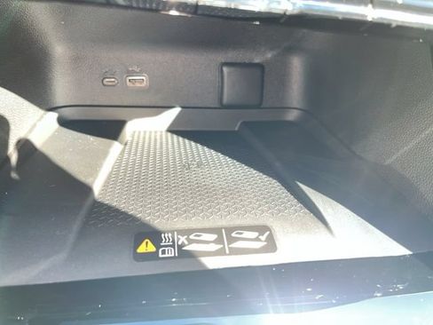 New 2026 Chevrolet Traverse LT w/ Sun and Wheel Package FWD image 31
