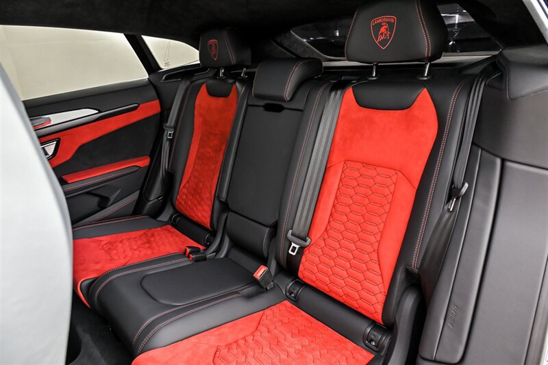 Used 2021 Lamborghini Urus AWD/4WD image 19