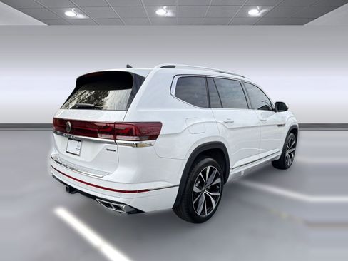 Used 2024 Volkswagen Atlas SEL Premium R-Line image 9