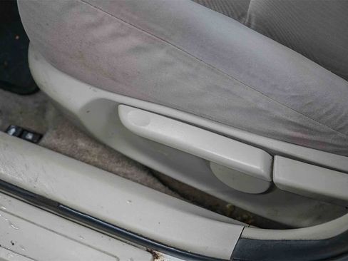 Used 2011 Toyota Corolla LE image 22