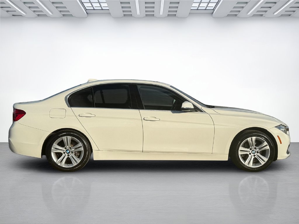 Used 2018 BMW 330i Sedan w/ Convenience Package RWD image 4